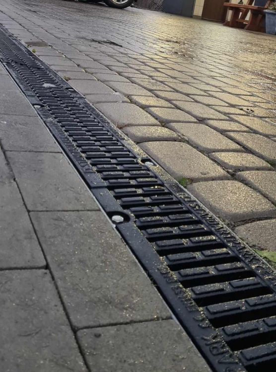 Kanał DN100 H210 D400 21x16x100[cm] Odwodnienie Liniowe korytko betonowe wzmacniane / ruszt żeliwny