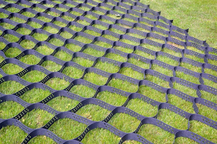 Geokrata Taśmowa H50 oczko 200x200 [mm] czarna 2,55x6[m] - 15,3 m2 Zgrzewana Perforowana na Drogi Skarpy Wzmocnenia