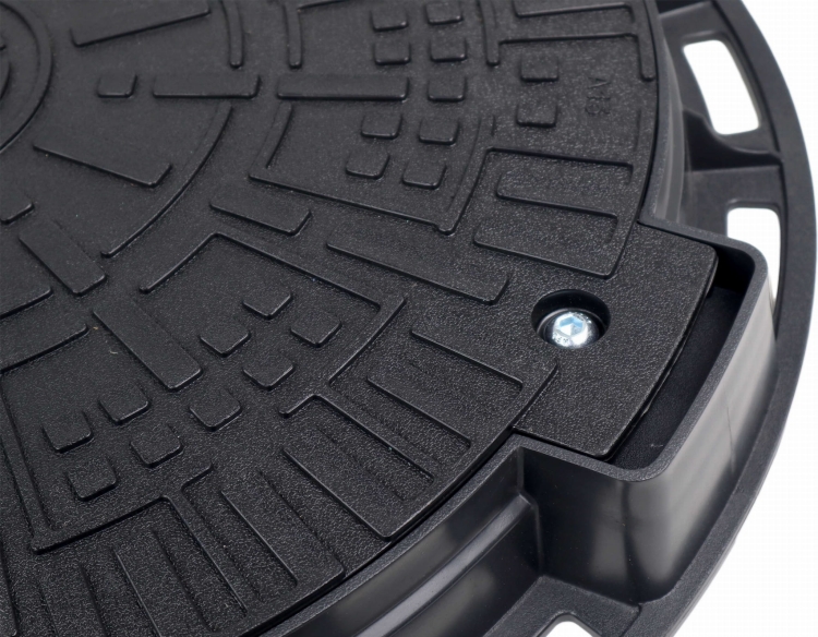 Właz 80(60)cm plastikowy okrągły czarny A15
