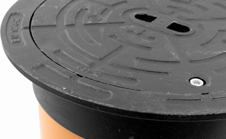 Właz żeliwny C250 z teleskopem 396mm (na rurę trzonową 425mm)