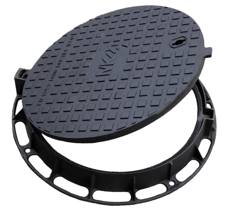 Właz Ø600 60cm (785mm) D400 żeliwny zawias rygiel
