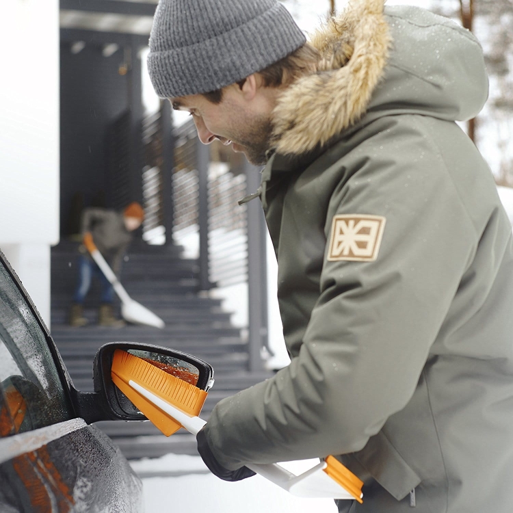 fiskars_skrobaczka_do_szyb_snow_expert_143062_5_semer.jpg